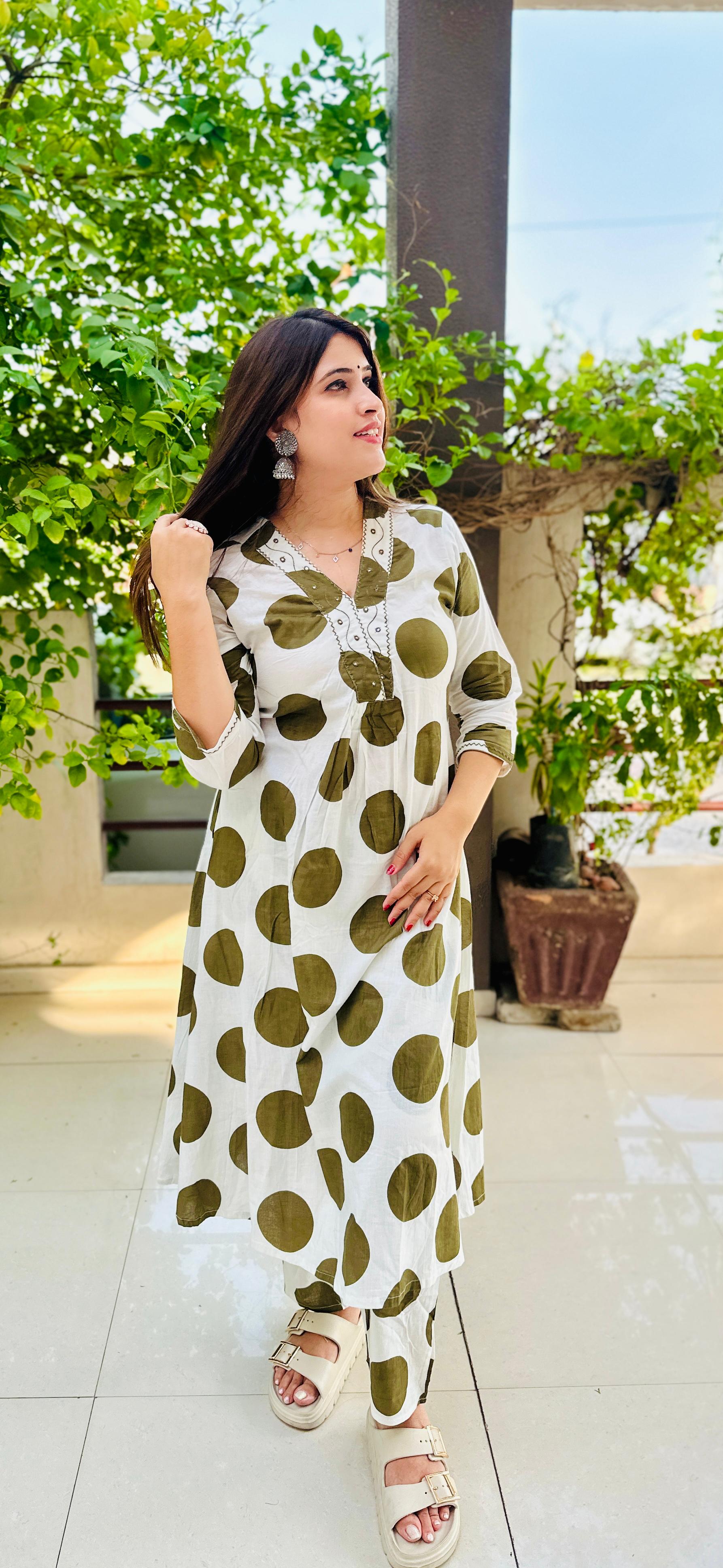 Elegant Summer Cotton Kurti for Women – Floral Print | Breathable Daily Wear Kurti