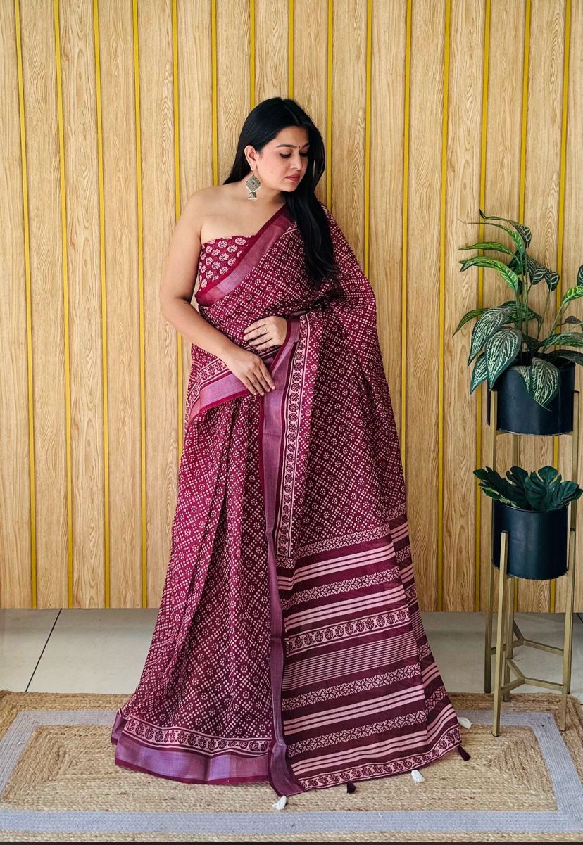 Maroon Digital Print Heavy Linen Saree with Blouse – Graceful Festive Drape